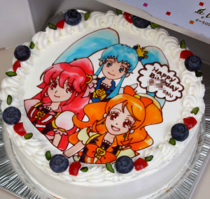 プリキュアの3キャラクターケーキ
